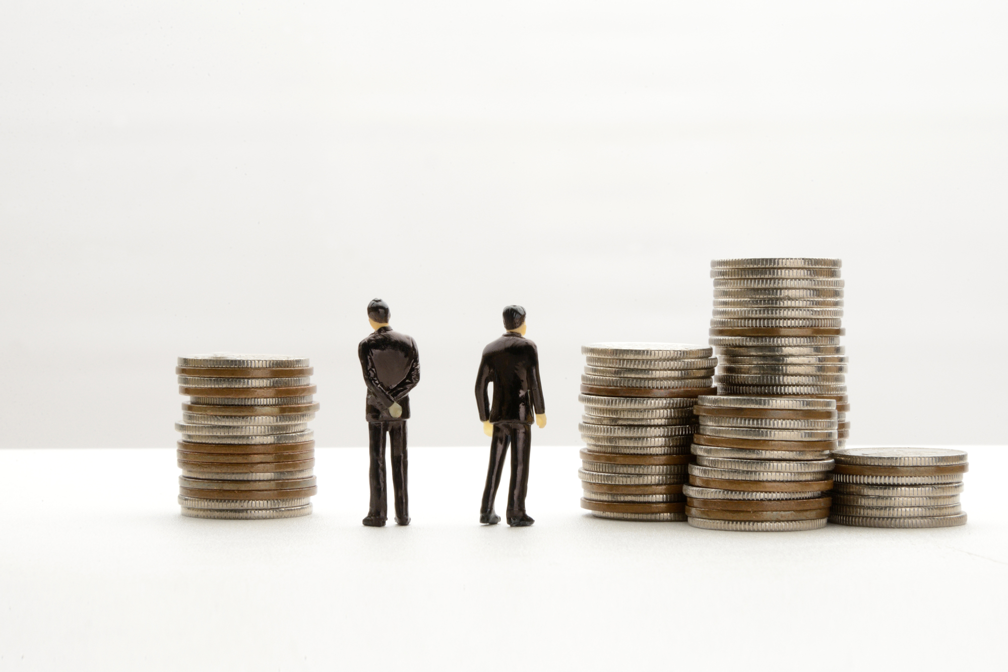 不動産売買仲介営業マンの給料(年収)は?【2パターンあり】