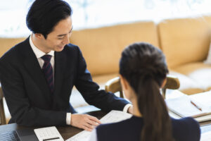 賃貸住宅管理業の業務管理者と宅地建物取引士の役割