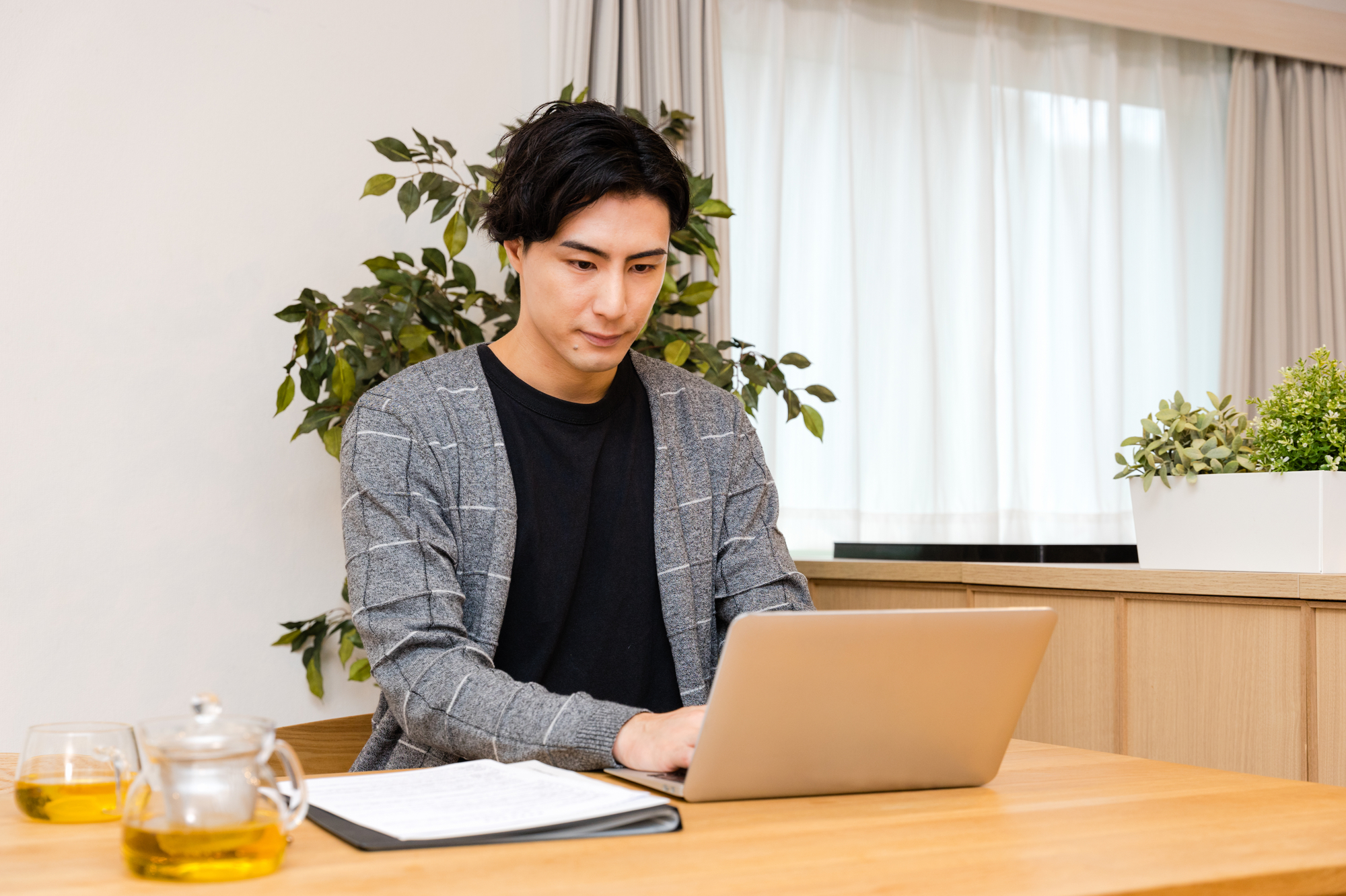 不動産営業は「家に仕事を持ち帰る」って本当？