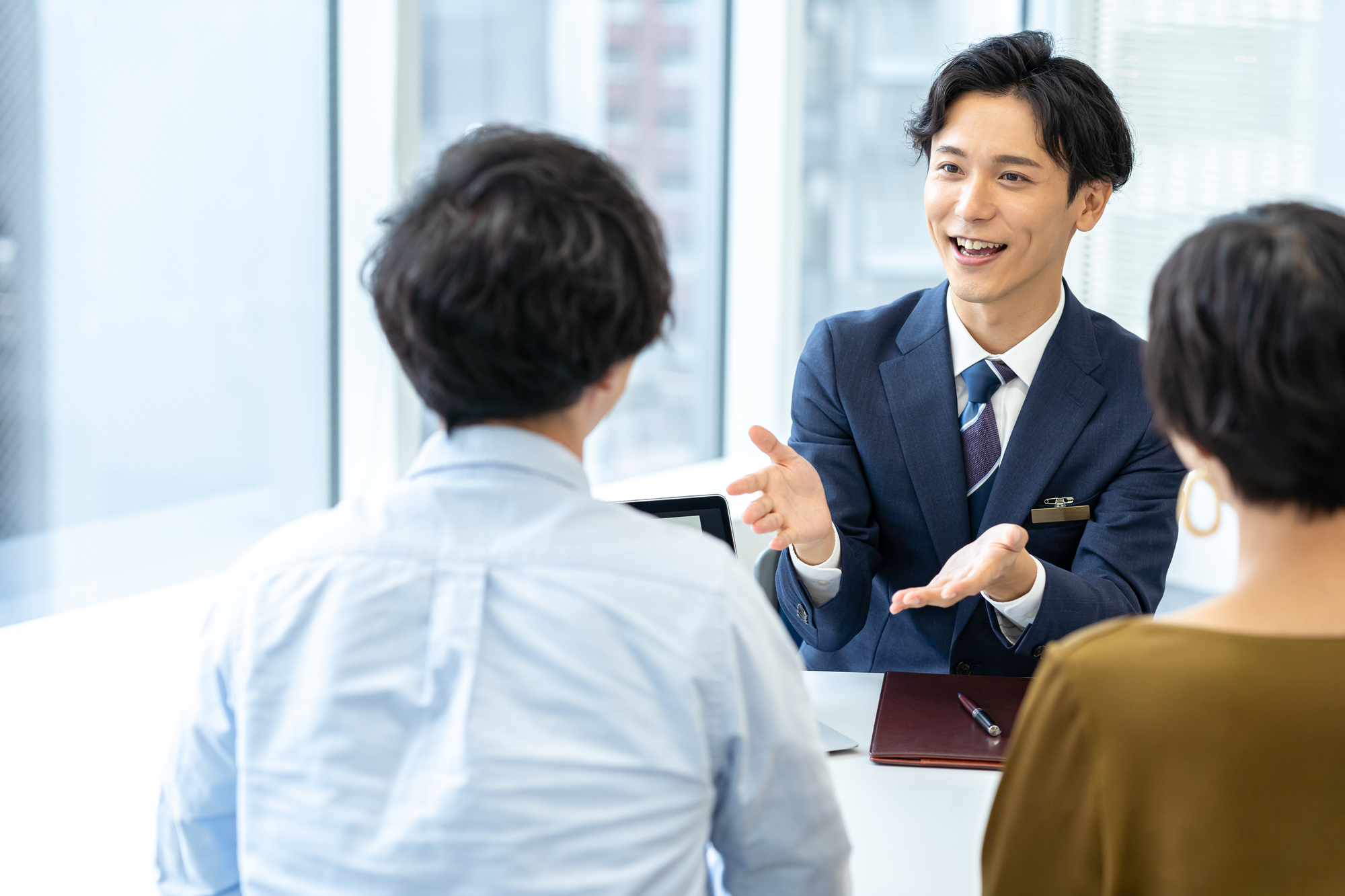 不動産営業で未経験から年収1000万円は本当に実現可能?達成までの期間・労働時間・共通点をまるごと解説